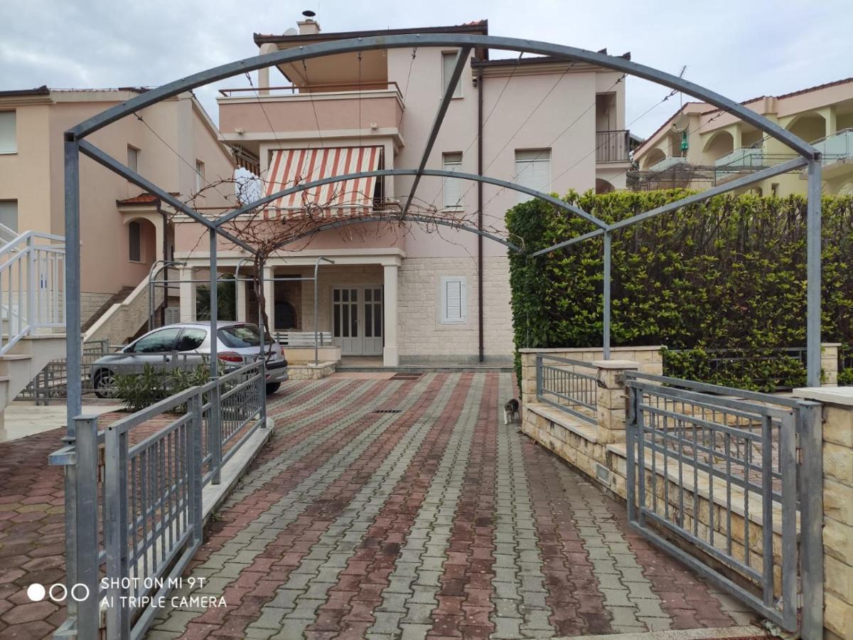 Apartment Svrco Zaboric Exterior foto